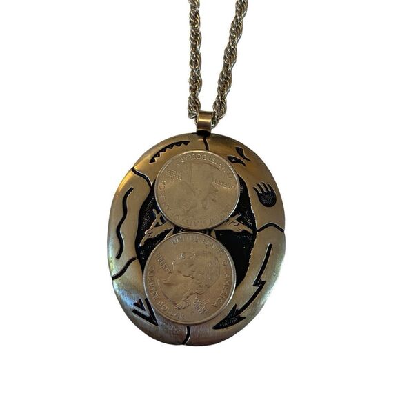 Nickel Silver Native American Themed Pendant on Silver Toned Rope Chain. - Picture 7 of 7